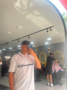 SHOW BARBER’S saç tasarım ve Yerel İşletme fotoğrafı 3